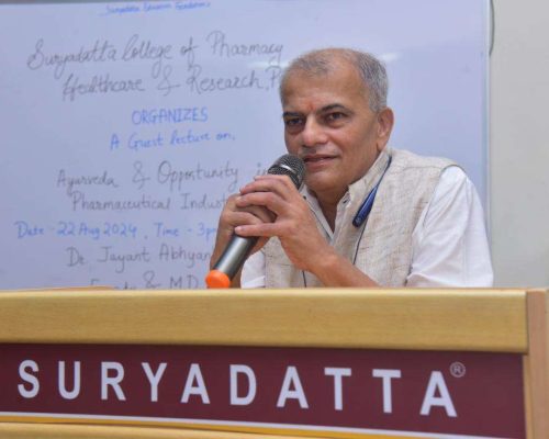 Dr. Jayant Abhyankar, MD and founder of Sharangdhar Pharmaceuticals, Pune during his guidance session