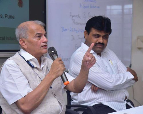 Dr. Jayant Abhyankar, MD and founder of Sharangdhar Pharmaceuticals, Pune responding on questions raised by students of SCPHR